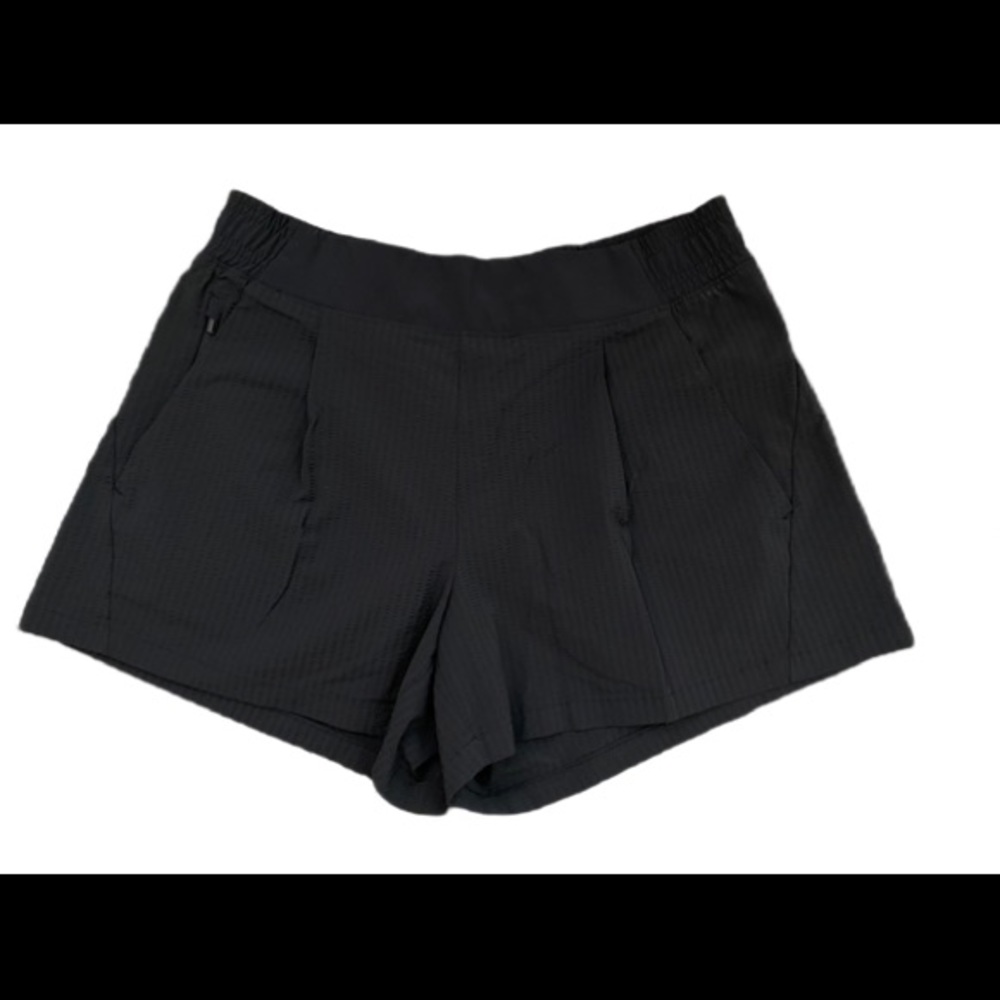 Athleta Textured Brooklyn Short